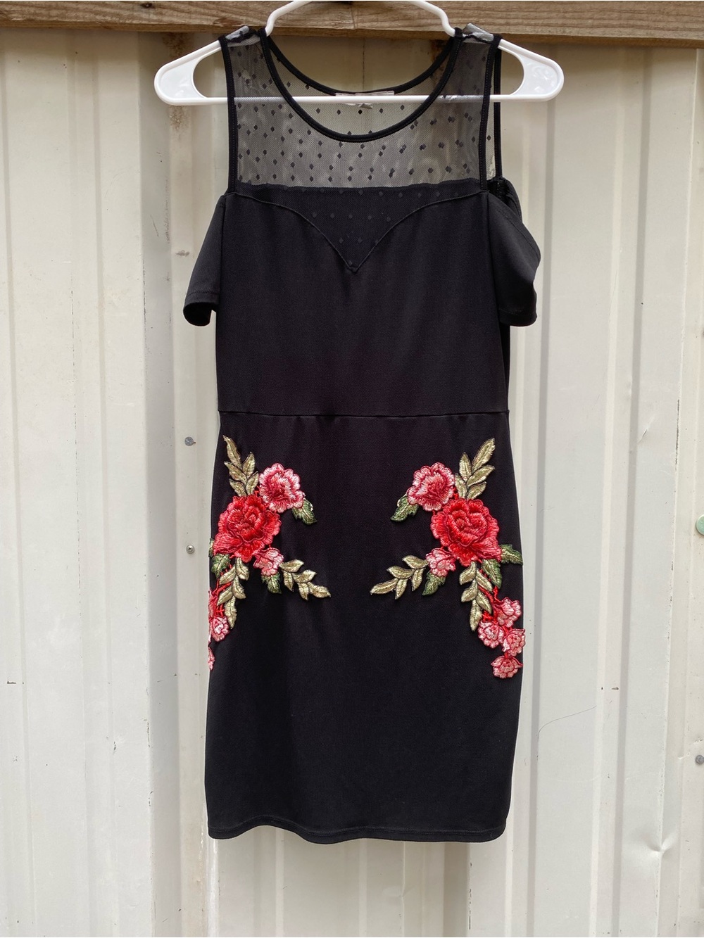 Sweet Rain Black Mesh Cold Shoulder Dress with Floral Embroidery – M